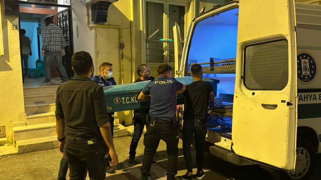 Kütahya'da aile faciası! Annesini ve üvey babasını katletti - Resim: 2